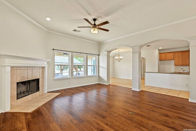 418 Clover Ln, La Vernia, TX 78121