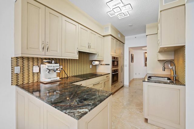6051 N Ocean Drive 607, Hollywood, FL 33019