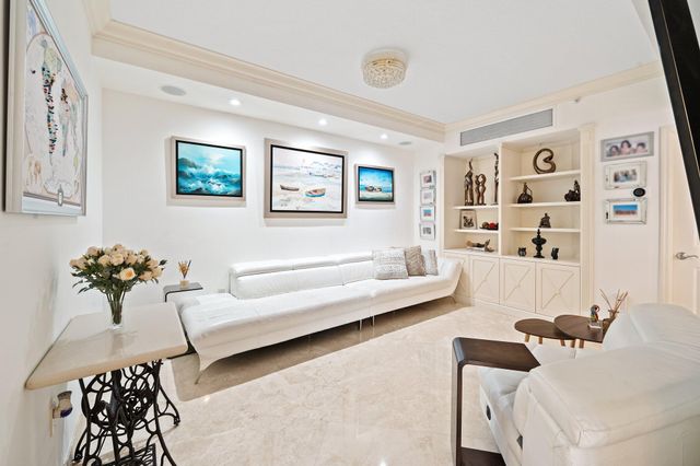 6051 N Ocean Drive 607, Hollywood, FL 33019