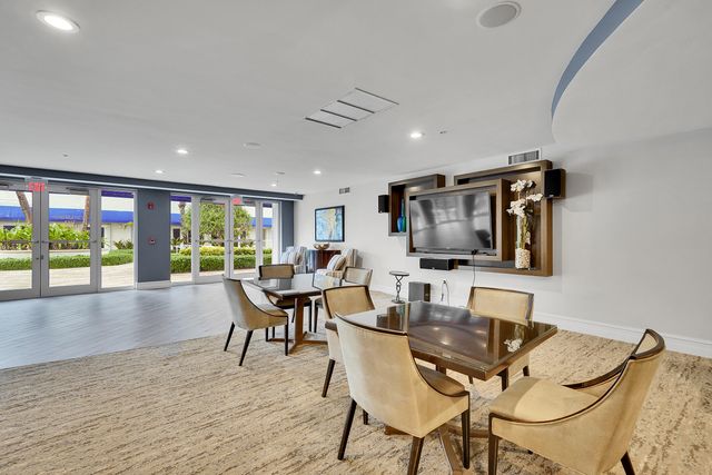 6051 N Ocean Drive 607, Hollywood, FL 33019