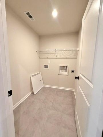 364 Sunset Hollow Street, Sugar Hill, GA 30518