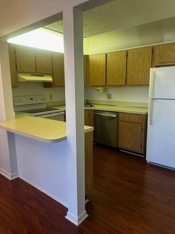 435 Pine Glen Lane D-2, Greenacres, FL 33463