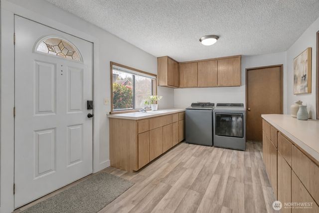 3035 70th Way SW, Tumwater, WA 98512