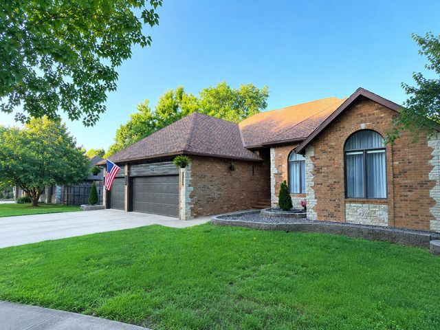 4916 S Buckingham Lane, Springfield, MO 65810