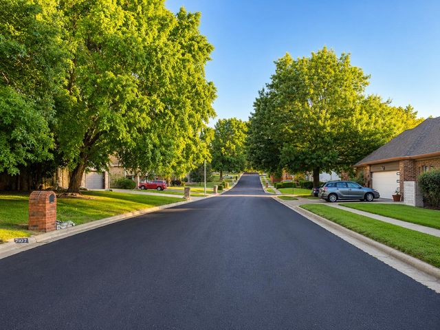4916 S Buckingham Lane, Springfield, MO 65810
