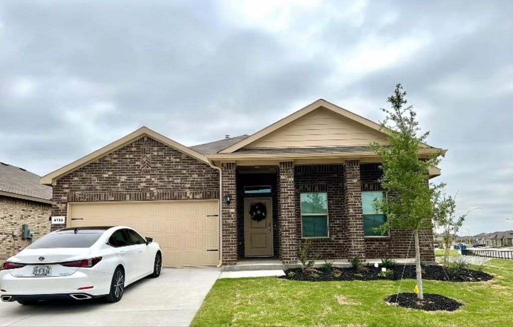8708 Boulder Oak Boulevard, Fort Worth, TX 76131