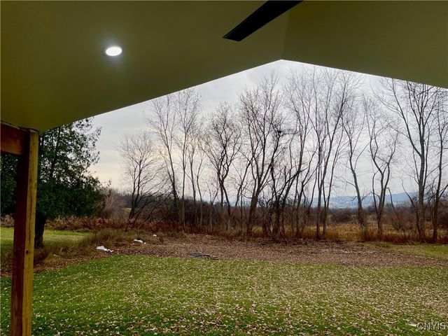 9666 Mallory Road, New Hartford, NY 13413