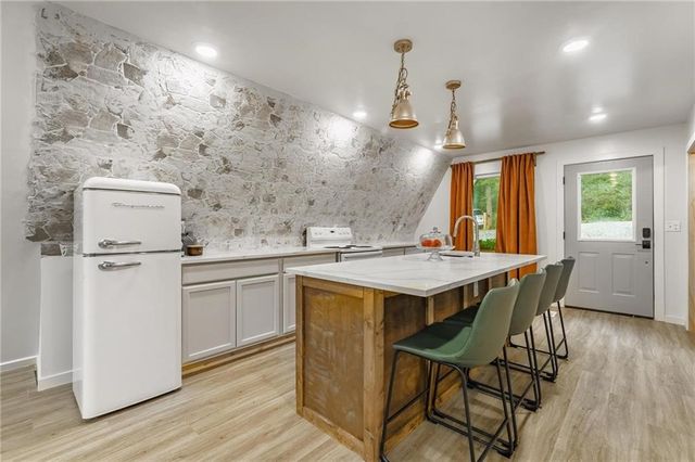 13970 Cloverdale Road, Rogers, AR 72756