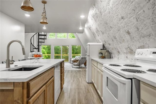 13970 Cloverdale Road, Rogers, AR 72756