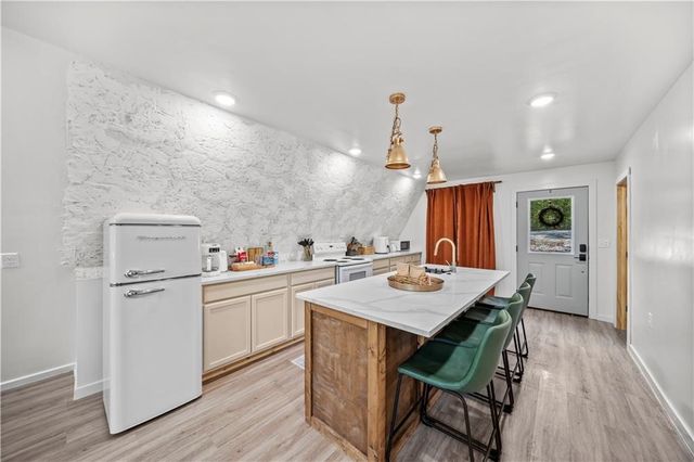 13970 Cloverdale Road, Rogers, AR 72756