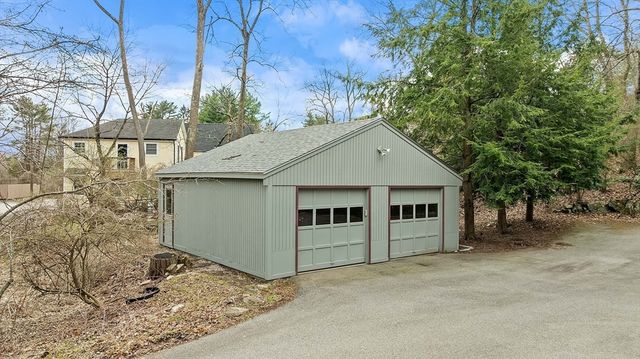 8 Hobbs Road, Wayland, MA 01778
