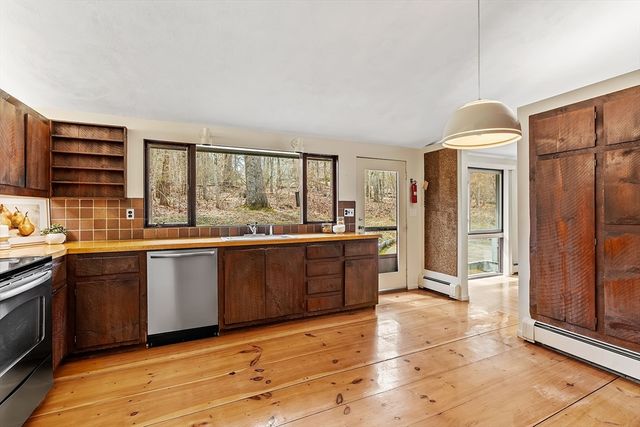 8 Hobbs Road, Wayland, MA 01778