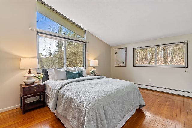 8 Hobbs Road, Wayland, MA 01778