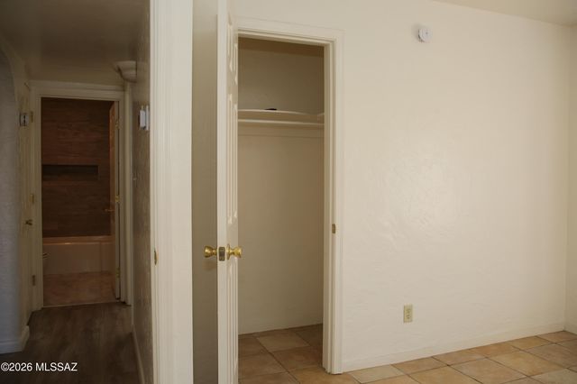 2320 N Camilla Boulevard, Tucson, AZ 85716