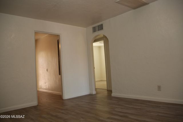 2320 N Camilla Boulevard, Tucson, AZ 85716