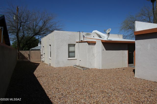 2320 N Camilla Boulevard, Tucson, AZ 85716
