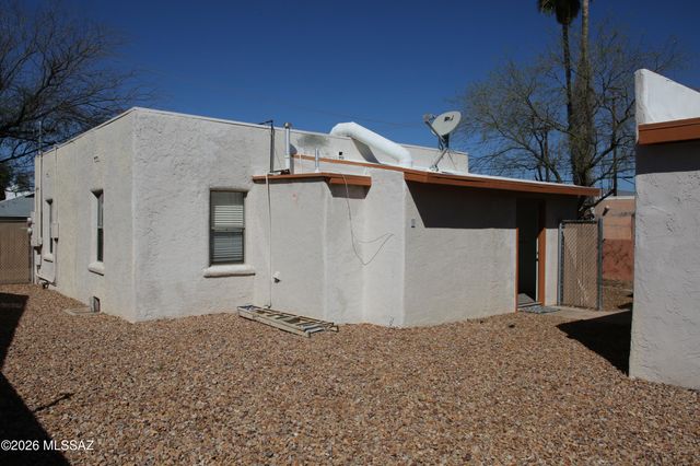 2320 N Camilla Boulevard, Tucson, AZ 85716