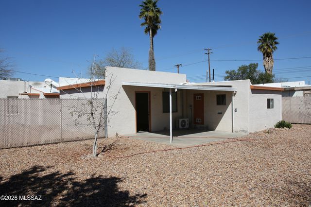 2320 N Camilla Boulevard, Tucson, AZ 85716