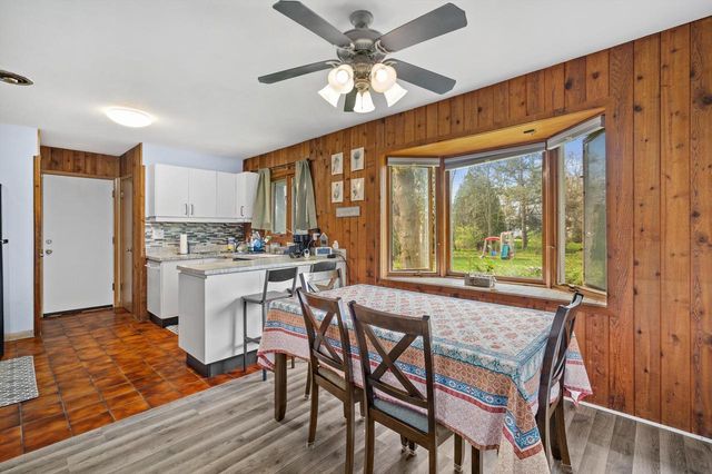 1025 W Riverview DRIVE, Glendale, WI 53209