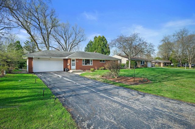 1025 W Riverview DRIVE, Glendale, WI 53209