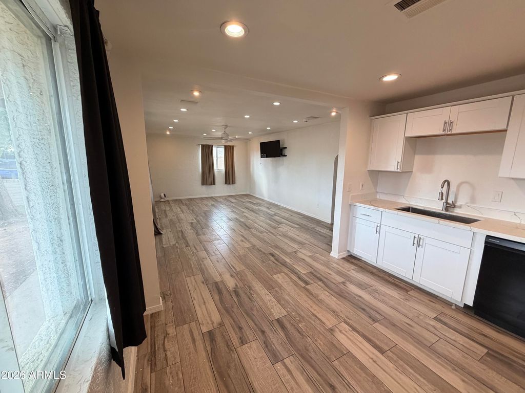 2802 W MEADOWBROOK Avenue, Phoenix, AZ 85017 — photo 5