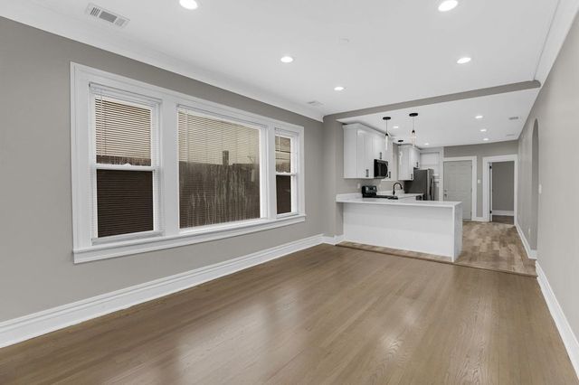 8210 S Justine Street, Chicago, IL 60620