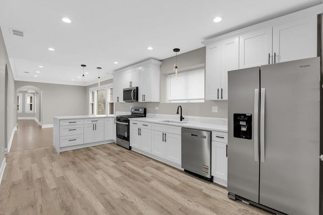 8210 S Justine Street, Chicago, IL 60620