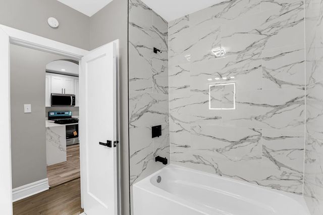 8210 S Justine Street, Chicago, IL 60620