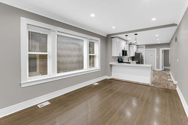 8210 S Justine Street, Chicago, IL 60620