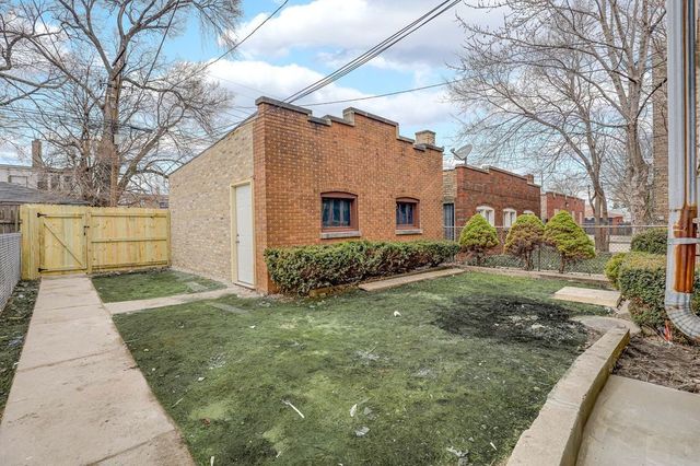 8210 S Justine Street, Chicago, IL 60620