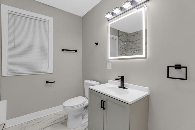 8210 S Justine Street, Chicago, IL 60620