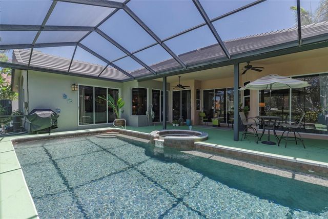 4834 WINDMILL PALM TERRACE NE, St Petersburg, FL 33703