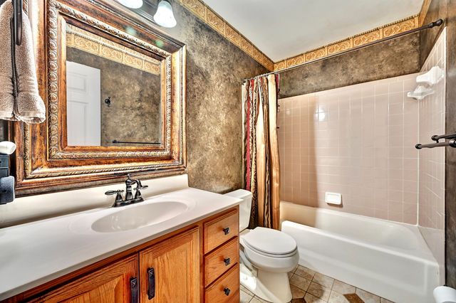 808 Brittany Trail, Florence, KY 41042