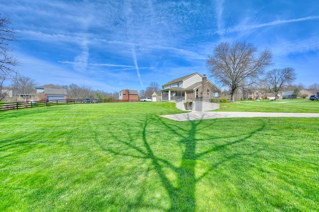 808 Brittany Trail, Florence, KY 41042