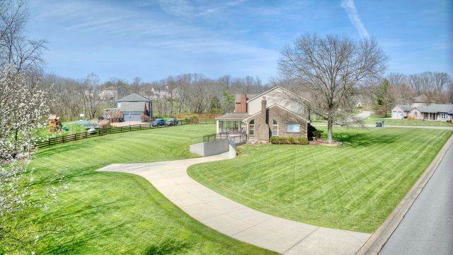 808 Brittany Trail, Florence, KY 41042