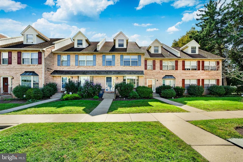 104 SUSAN CONSTANT CT #4, NORRISTOWN, PA 19401 — exterior