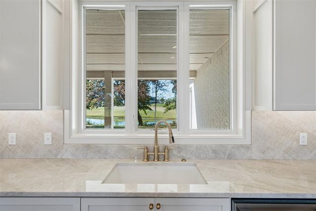 2297 Summit Circle, Blanchard, OK 73010