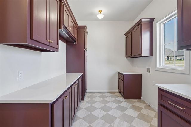 2297 Summit Circle, Blanchard, OK 73010