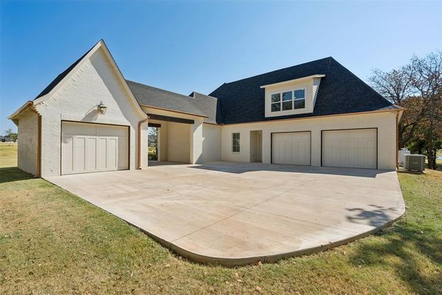 2297 Summit Circle, Blanchard, OK 73010