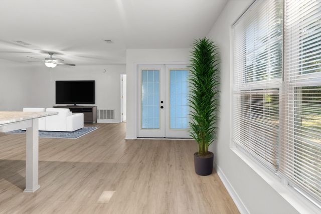 1002 Hondo Avenue, Fort Walton Beach, FL 32547