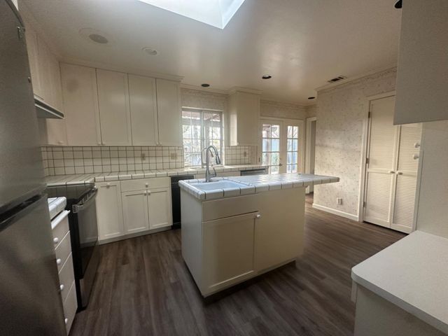 450 Bristol Ave, Stockton, CA 95204