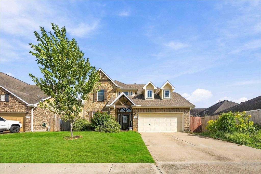 366 Lake Line Drive, Alvin, TX 77511