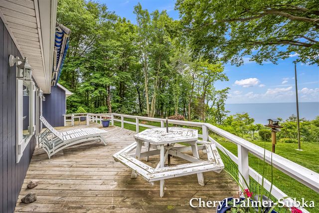 8409 Chuckanut Drive, Montague, MI 49437