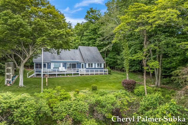 8409 Chuckanut Drive, Montague, MI 49437