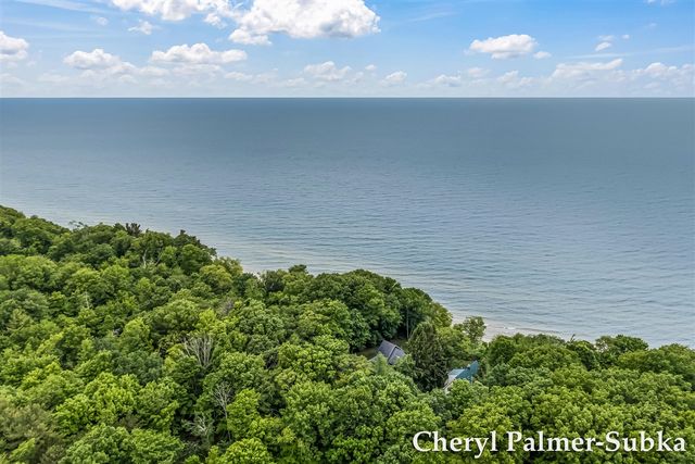 8409 Chuckanut Drive, Montague, MI 49437