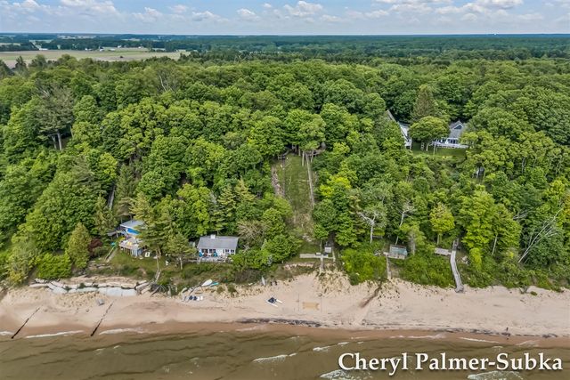 8409 Chuckanut Drive, Montague, MI 49437
