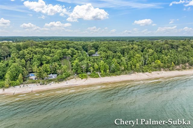 8409 Chuckanut Drive, Montague, MI 49437