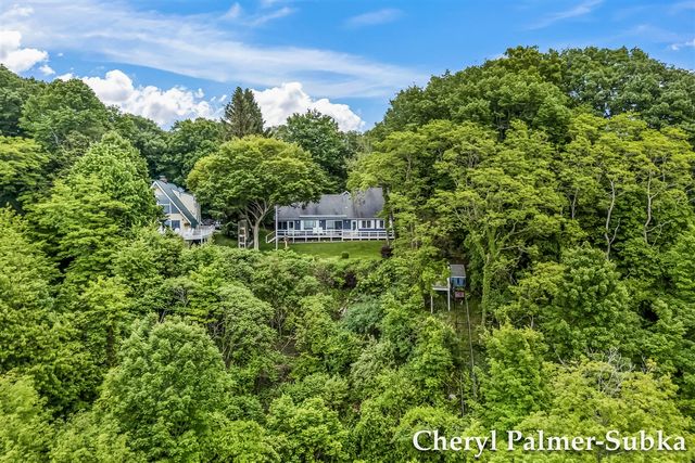 8409 Chuckanut Drive, Montague, MI 49437