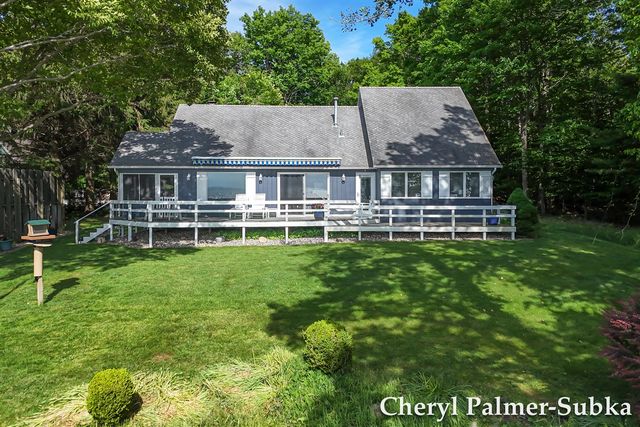8409 Chuckanut Drive, Montague, MI 49437