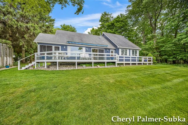 8409 Chuckanut Drive, Montague, MI 49437